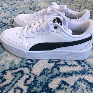 Vintage Esq Puma Sneakers